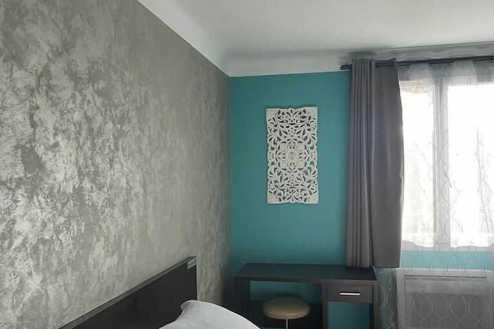 Room 14 of 25