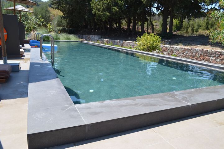 Pool 52 of 221