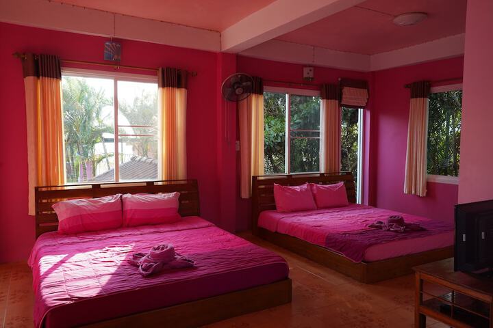 Room 8 of 32