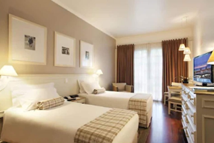 Room 10 of 94
