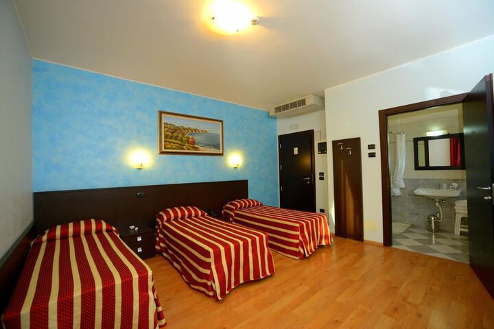 Room 31 of 68