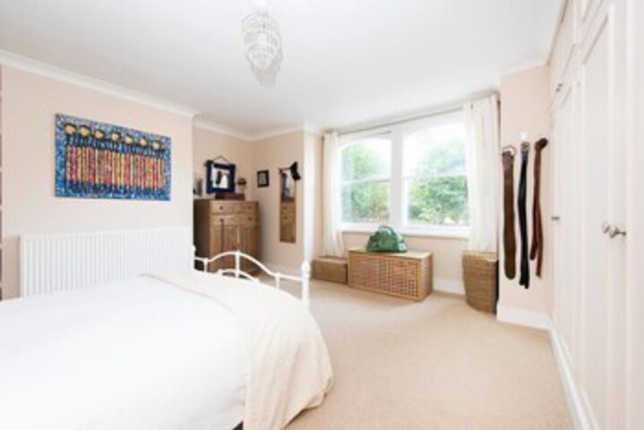 Room 9 of 28