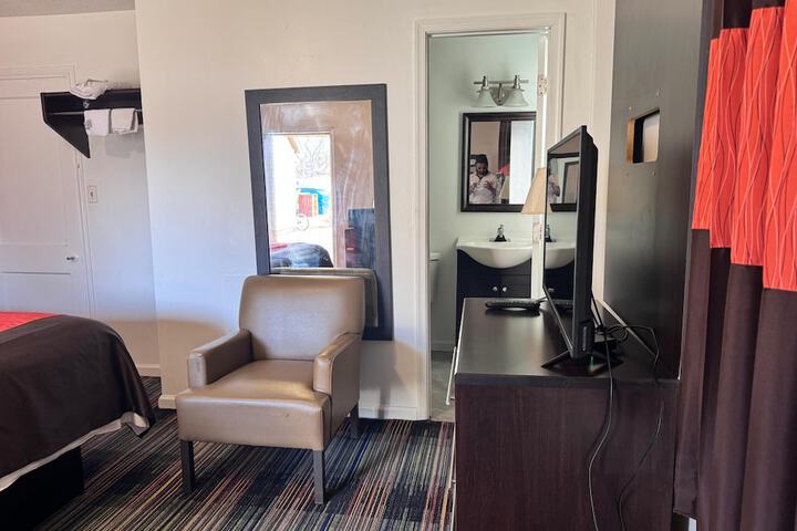 Room 8 of 29