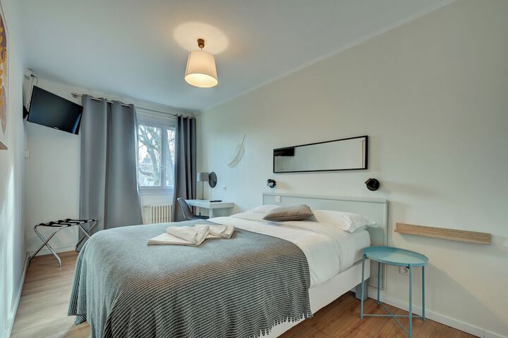 Room 28 of 48