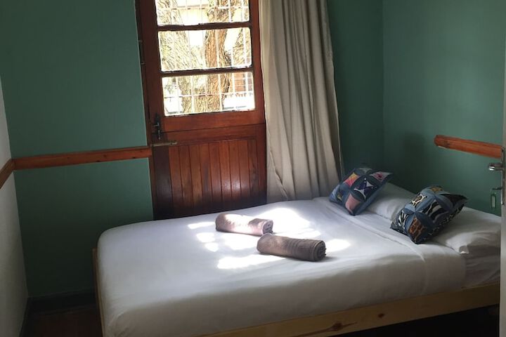 Room 14 of 16
