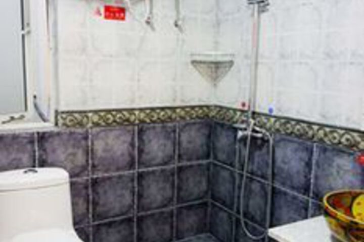 Room 4 of 30
