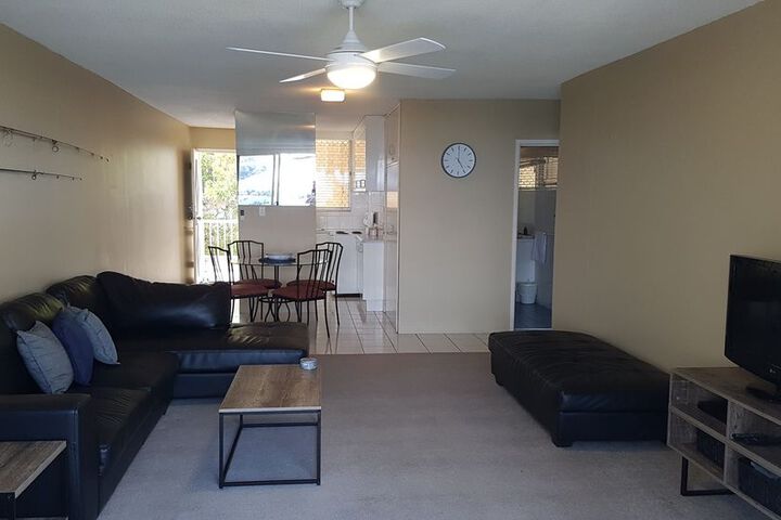 Room 5 of 10