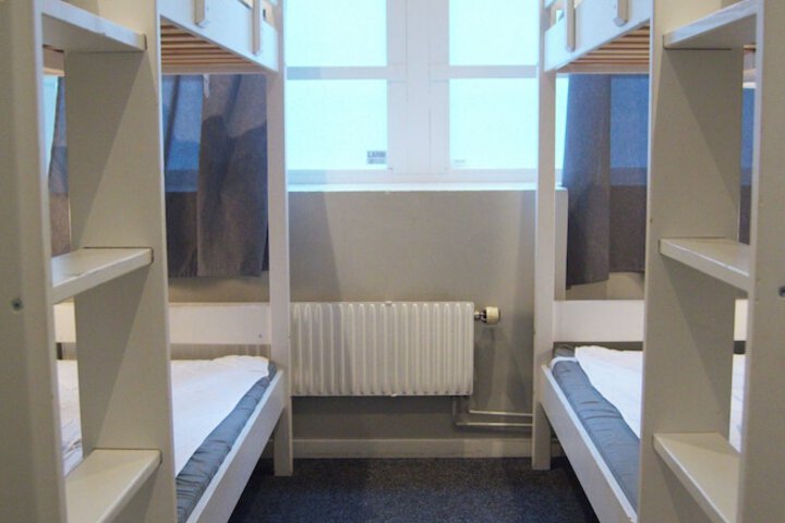 Room 82 of 128