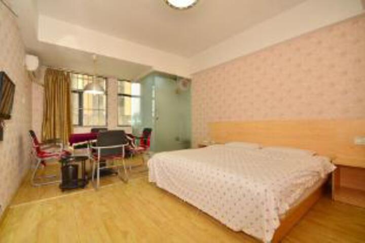 Room 5 of 6
