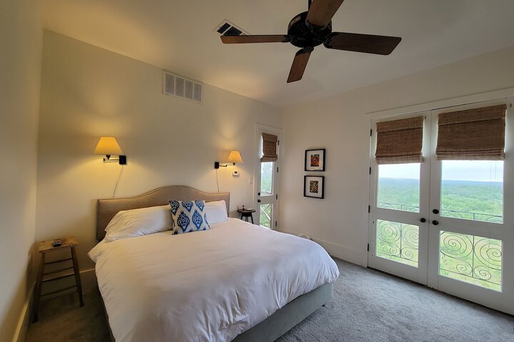 Room 102 of 278