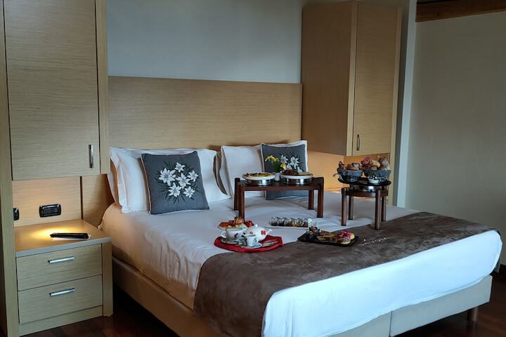 Room 27 of 72