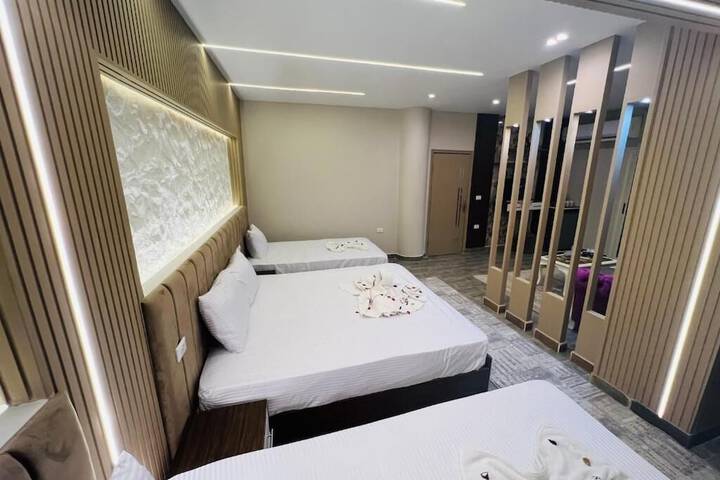 Room 4 of 14