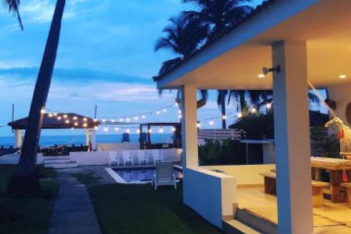 Looking Good Beachfront Hotel