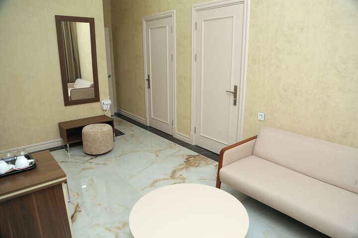 Room 16 of 64
