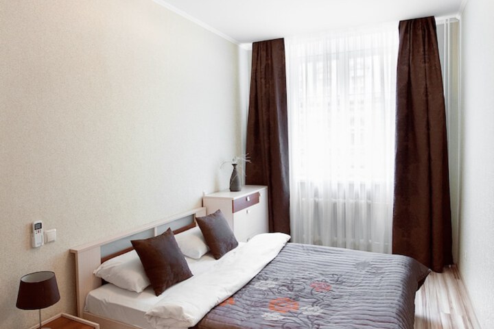 Room 12 of 171