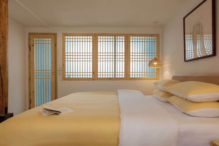 Room 185 of 242