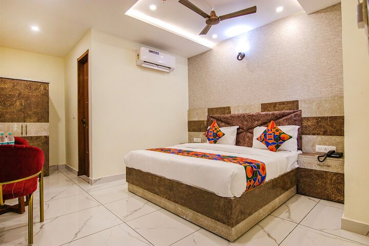 Room 10 of 43