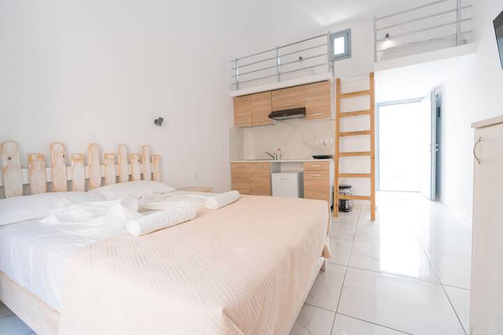 Room 33 of 158