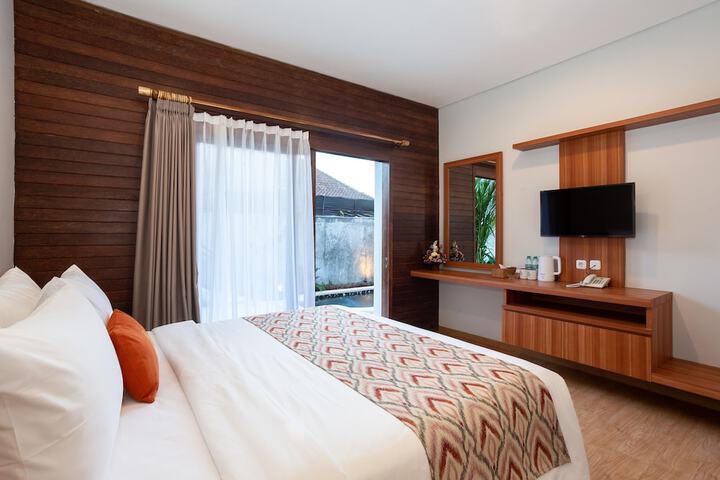 Room 5 of 20