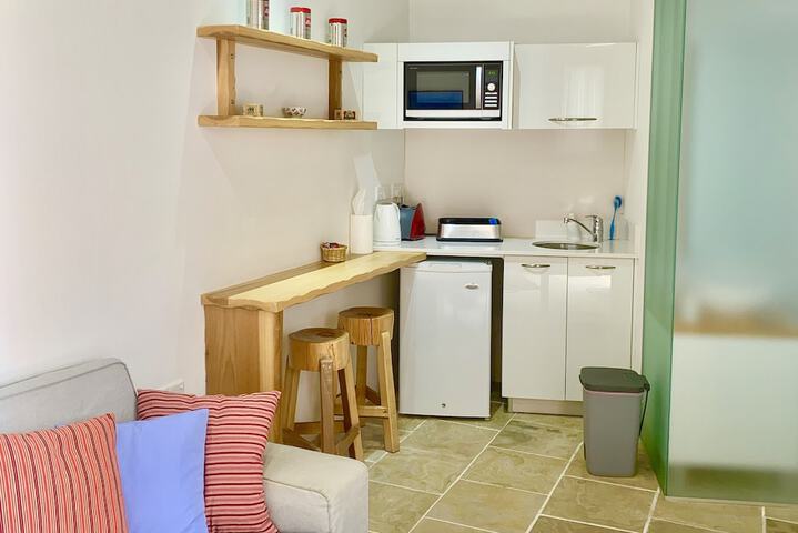 Room 16 of 40