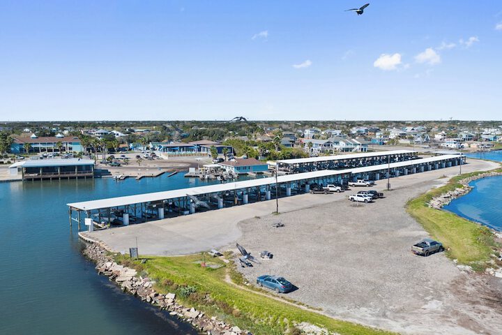 Bluff's Landing Lodge in Corpus Christi, TX