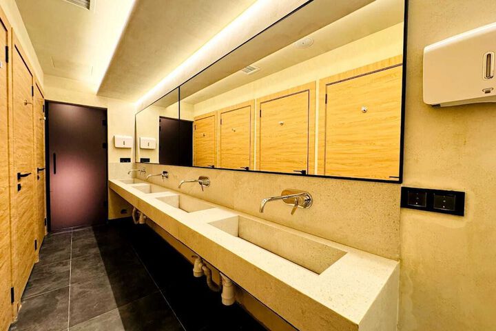 Room 7 of 21