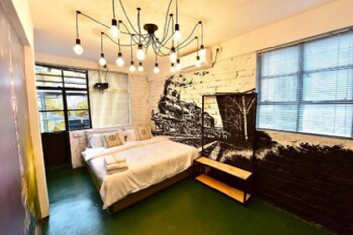 Room 4 of 14