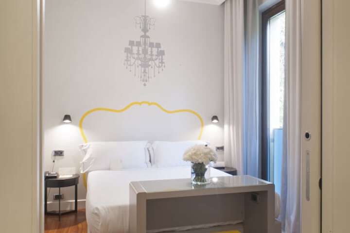 Room 21 of 90
