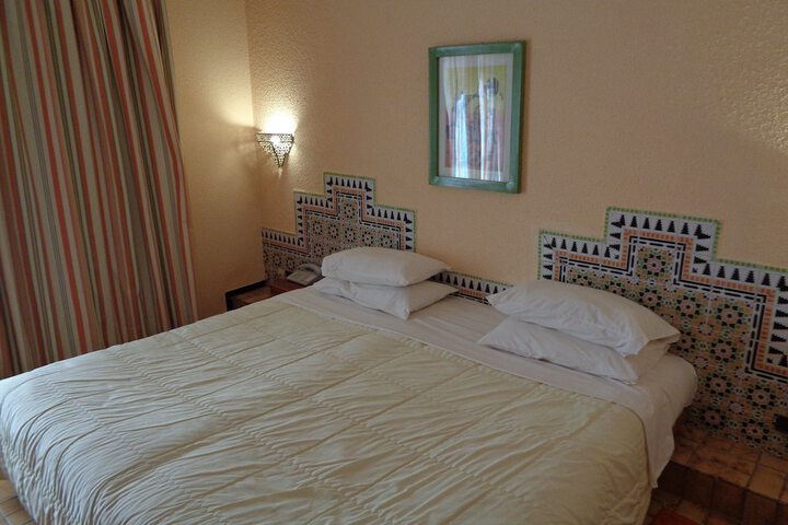 Room 3 of 20