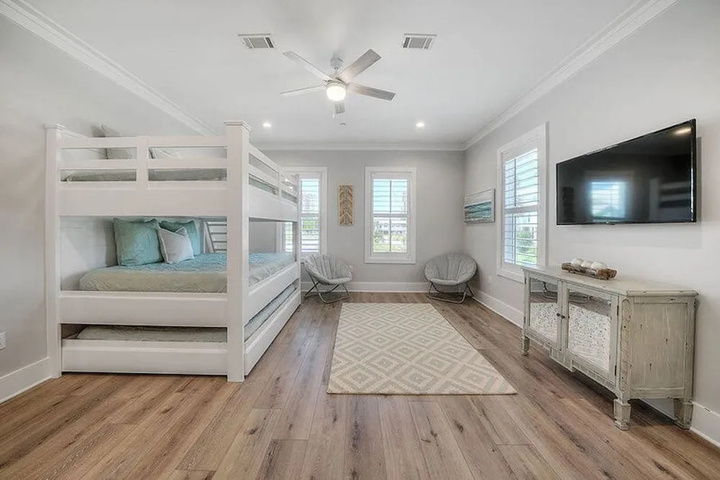 Room 5 of 28