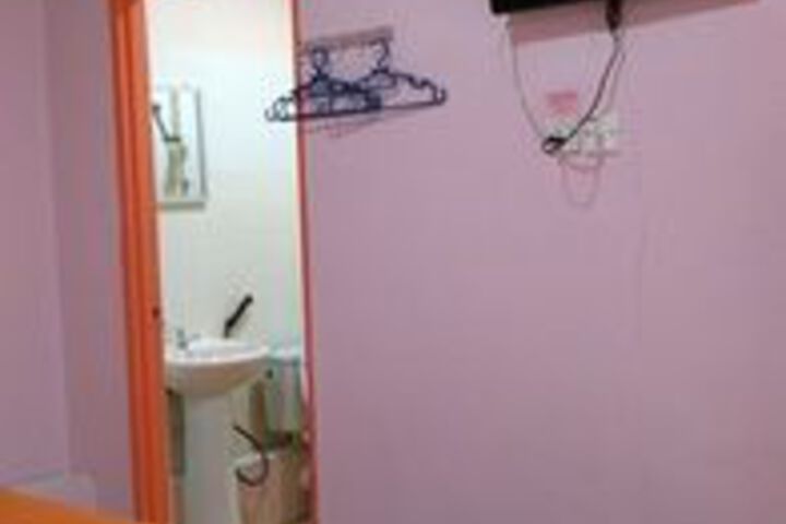 Room 16 of 27