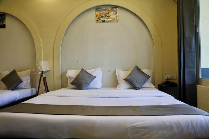 Room 10 of 23