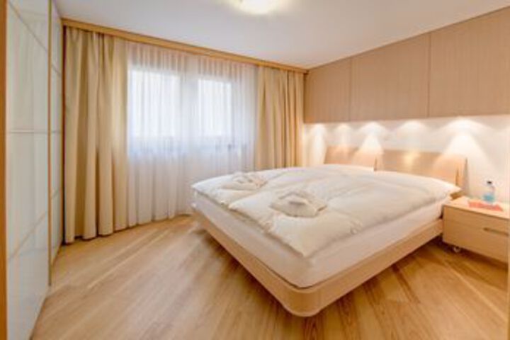 Room 13 of 26