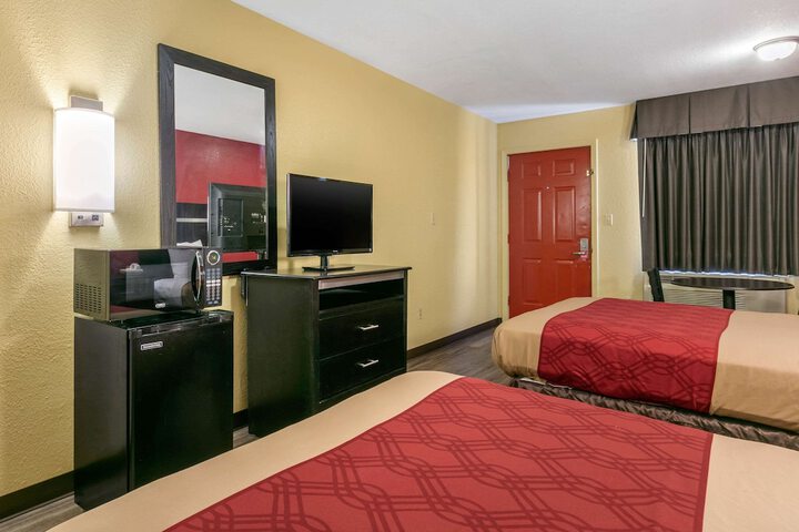 Room 9 of 27