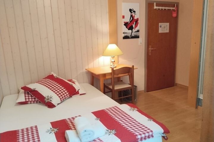 Room 2 of 55