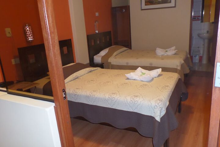 Room 10 of 32