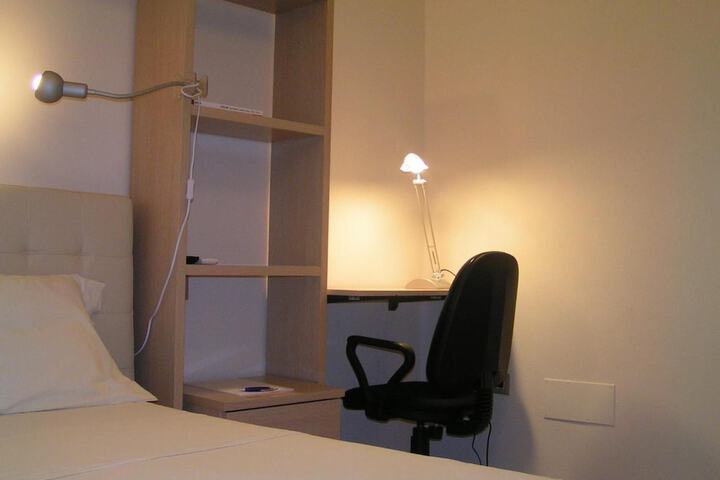 Room 17 of 32