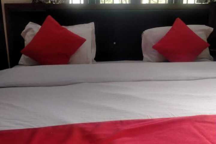 Room 10 of 28