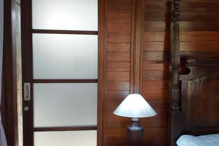 Room 5 of 42