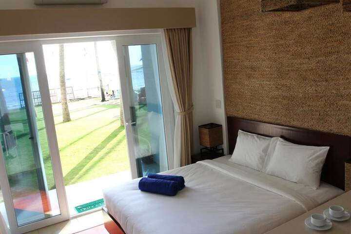 Room 3 of 68