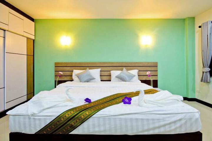 Room 4 of 37