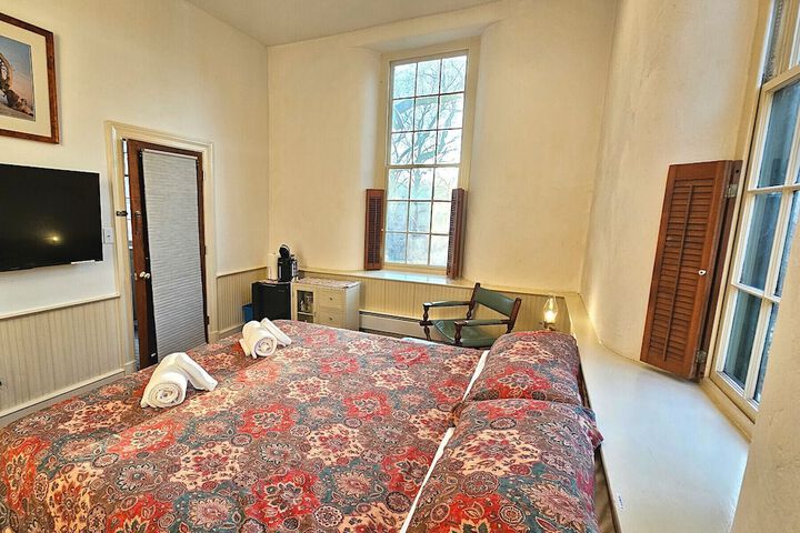 Room 8 of 29