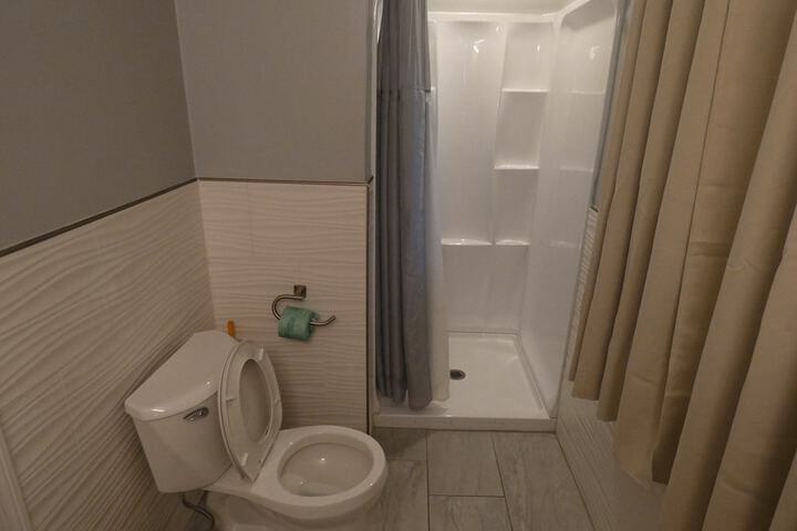 Room 70 of 98