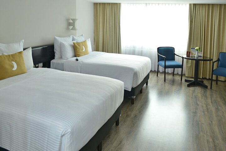 Room 19 of 221