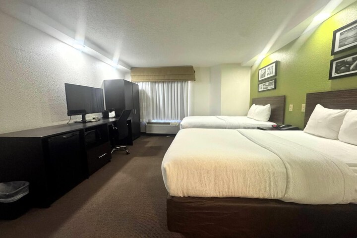 Room 53 of 95