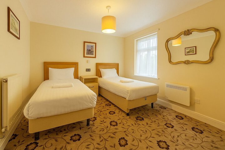 Room 7 of 38