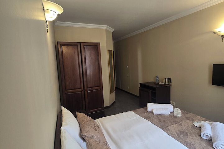 Room 12 of 47