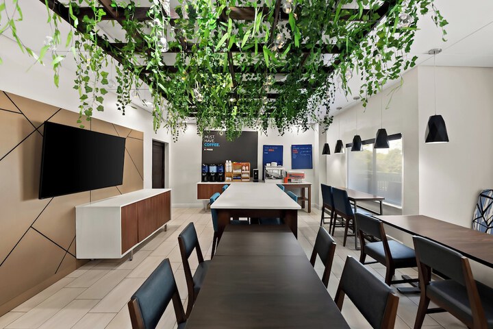 Breakfast/Coffee Service 48 of 54