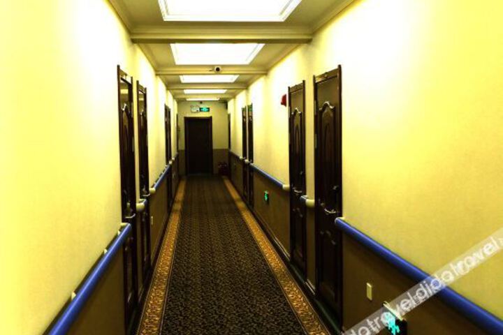 Yihua Holiday Hotel