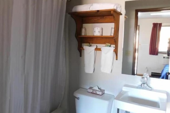 Room 15 of 25